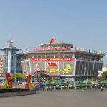 Chợ Móng Cái là một trong những khu chợ lớn nhất của Quảng Ninh.