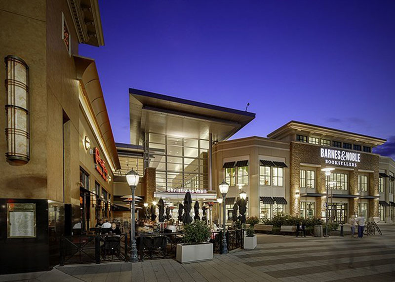Christiana Mall là một siêu khu vực trung tâm mua sắm nằm giữa các thành phố Newark và Wilmington, Delaware, Hoa Kỳ.