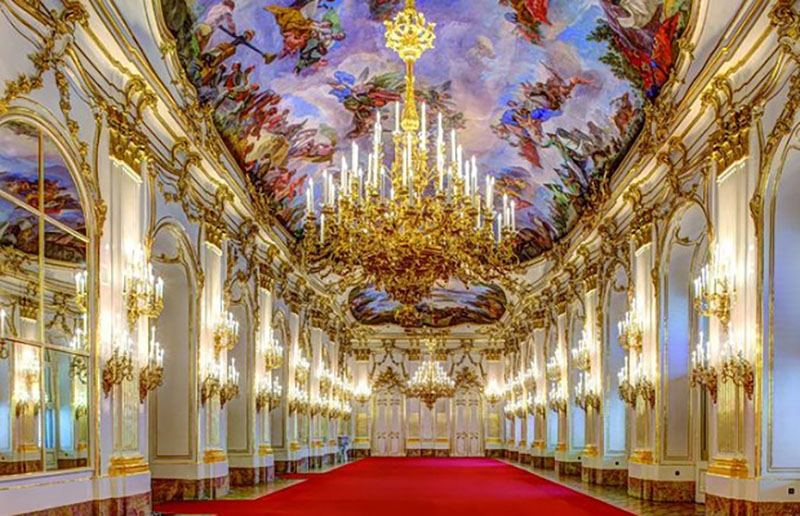 Cung điện Schonbrunn chính là cung điện đẹp nhất tại Châu Âu.