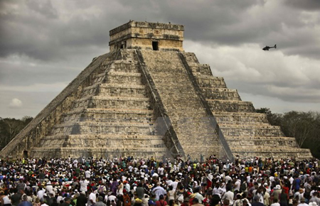 Kim tự tháp Kukulkan là một trong những công trình kiến trúc ấn tượng nhất ở Chichen Itza.