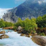 Vườn quốc gia Jostedalsbreen được mệnh danh là nơi gặp gỡ của trời mây, núi, cỏ cây và nước.